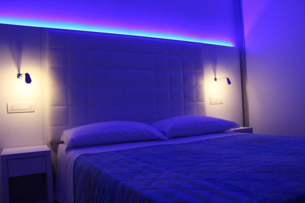 Hotel Saint Tropez ริชชิโอเน ภายนอก รูปภาพ